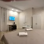 Seaside Holidays לינה וארוחת בוקר
